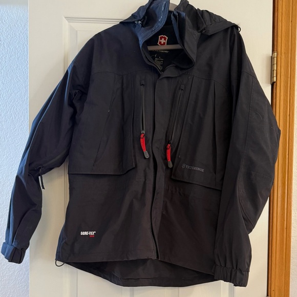 Men's Black Weatherproof Jacket Victorinox Gortex - Picture 1 of 3